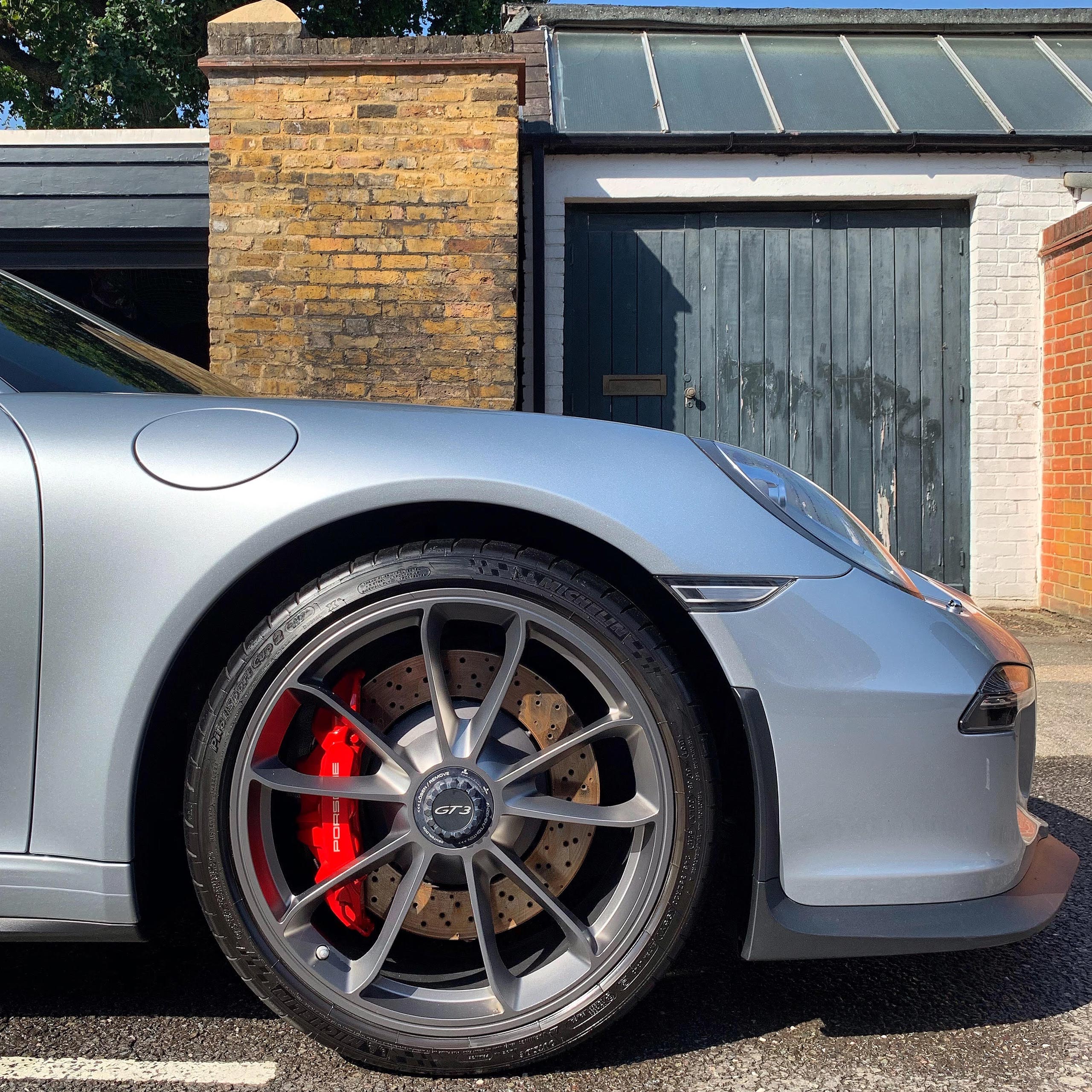 Porsche_3_front_home